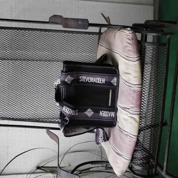 Steve Madden Purse - Picture 2 of 12